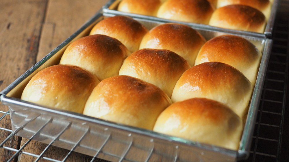 Dinner rolls