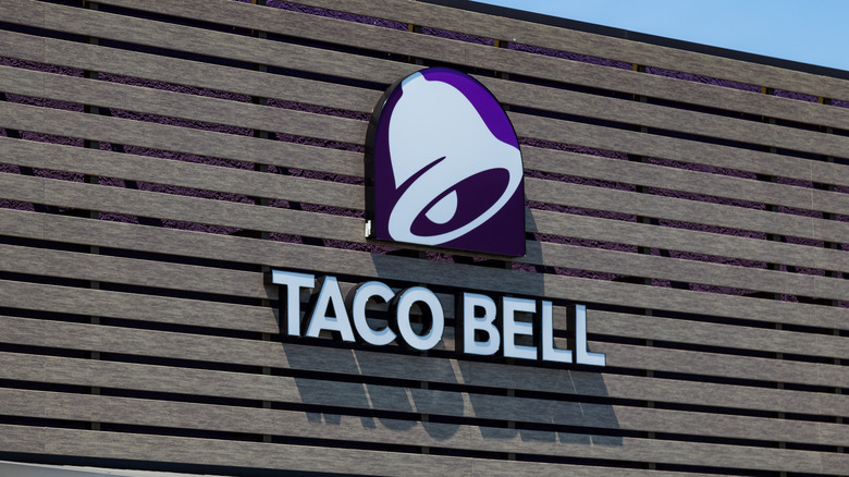 Taco Bell storefront