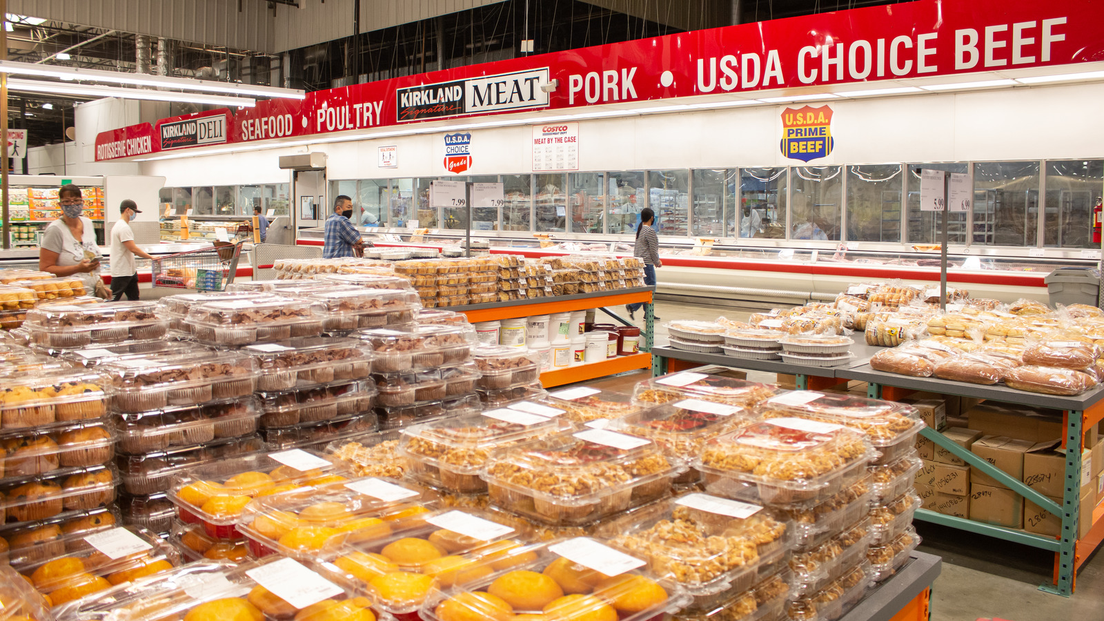 The Price Of Costco's Latest Cinnamon Roll Offering Has Shoppers Shook