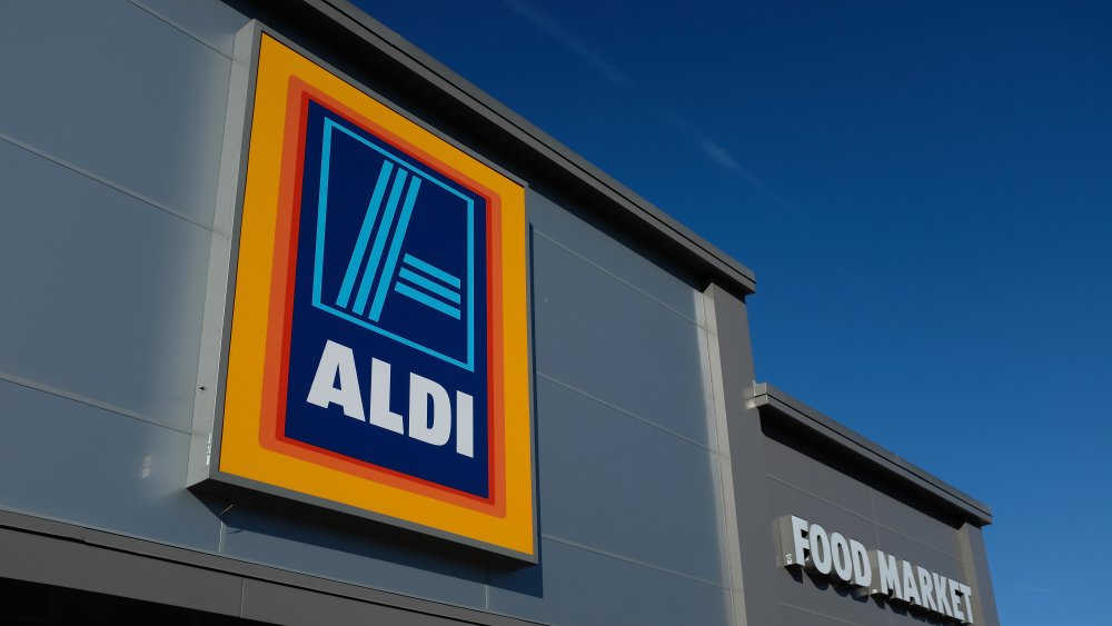 Aldi store sign