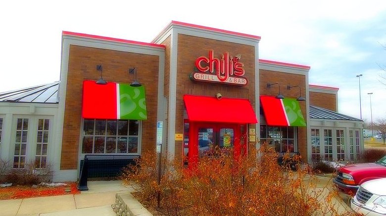 Chili's grill and bar storefront 