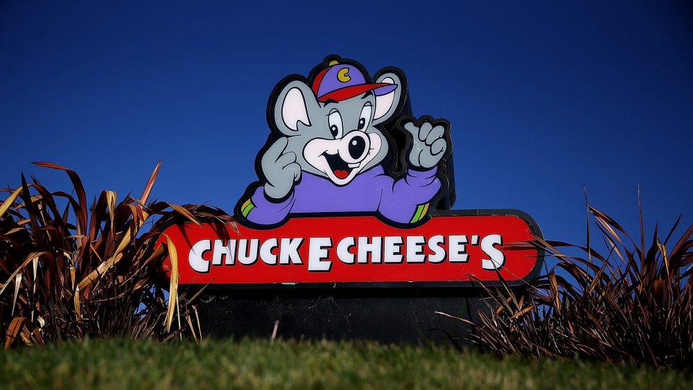 Chuck. E. Cheese sign