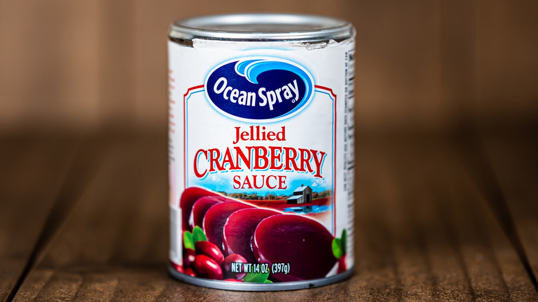 Can of cranberry sauce
