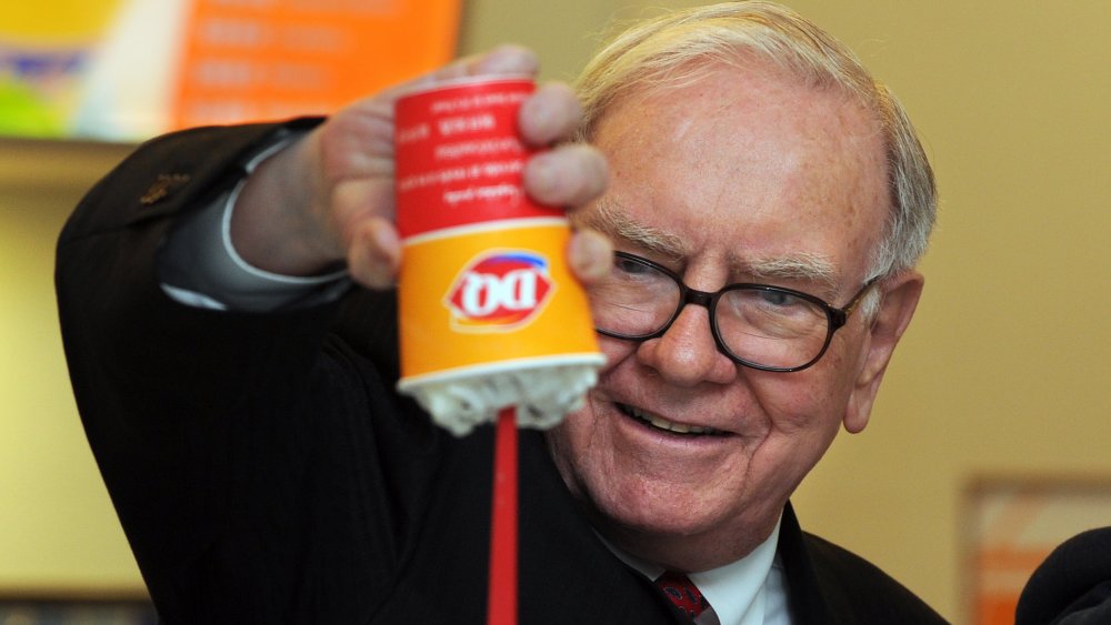 Warren Buffet turns a Dairy Queen Blizzard up-side-down