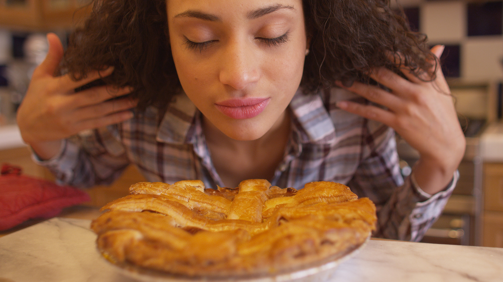 The Real Reason Food Smells More Intense In The Winter