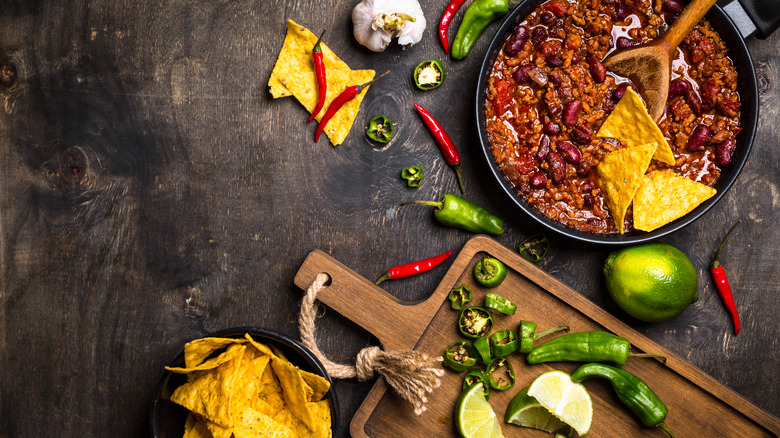 Chili with limes 