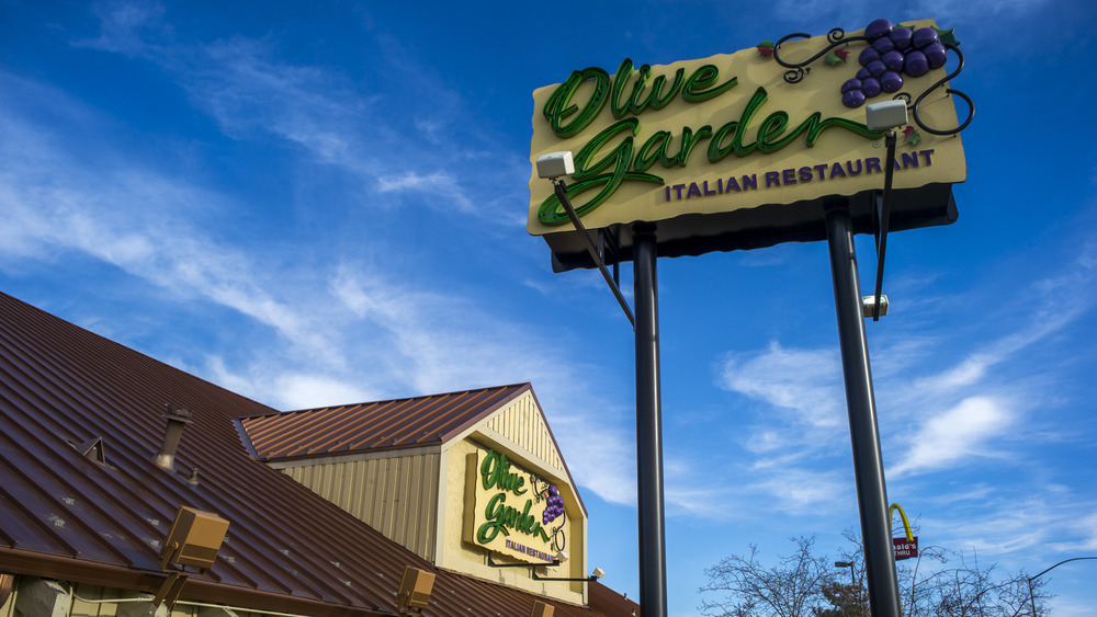 Olive Garden sign