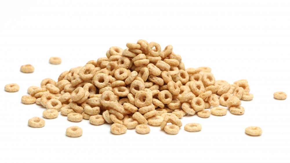 A pile of Cheerios