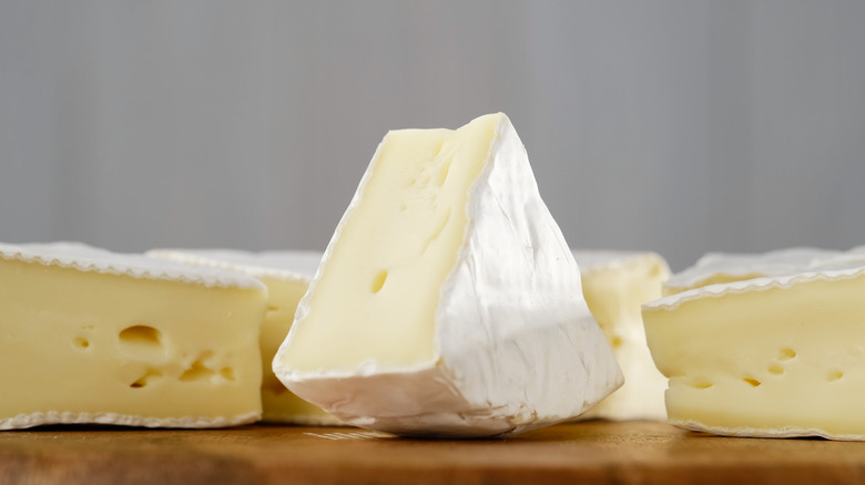 slices of camembert cheese