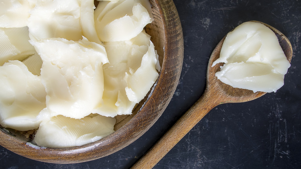 Bowl and spoonful of lard