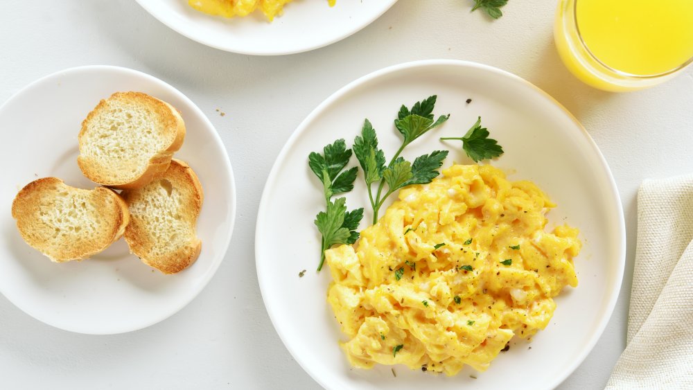 scrambled eggs and orange juice