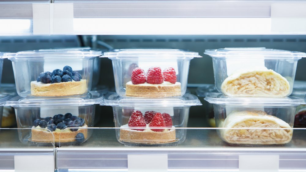 prepackaged desserts in a grocery store bakery