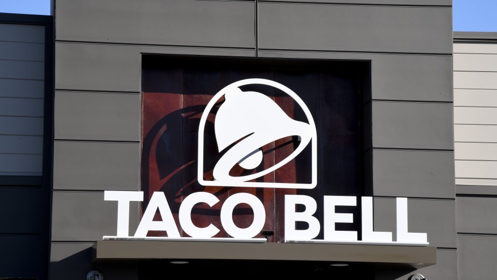 Taco Bell sign