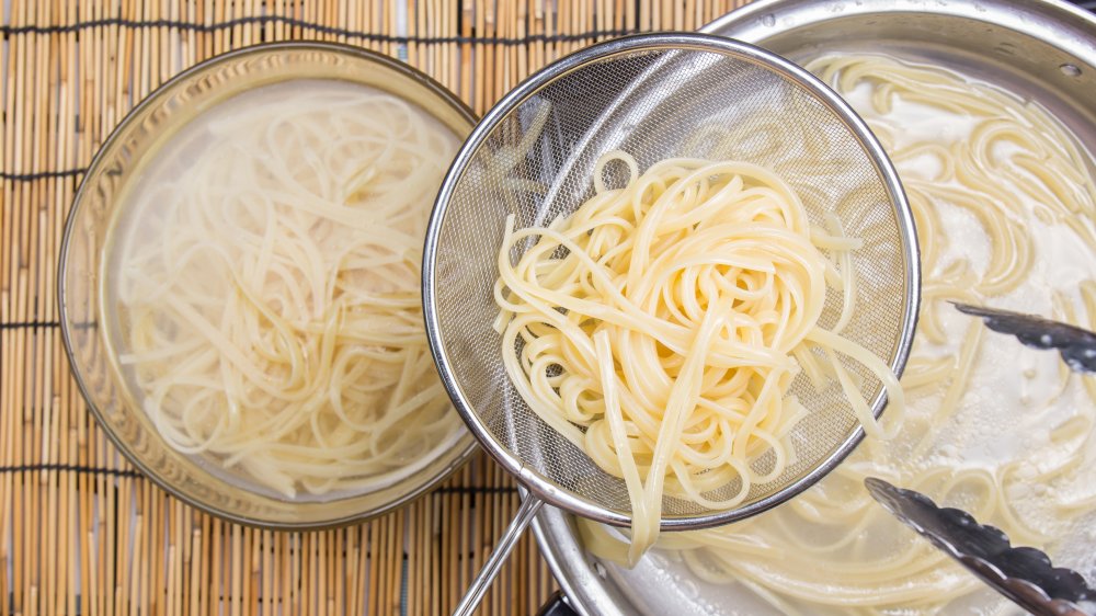 Pasta in cold water