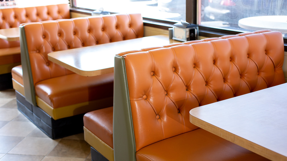 banquette style bench seating 