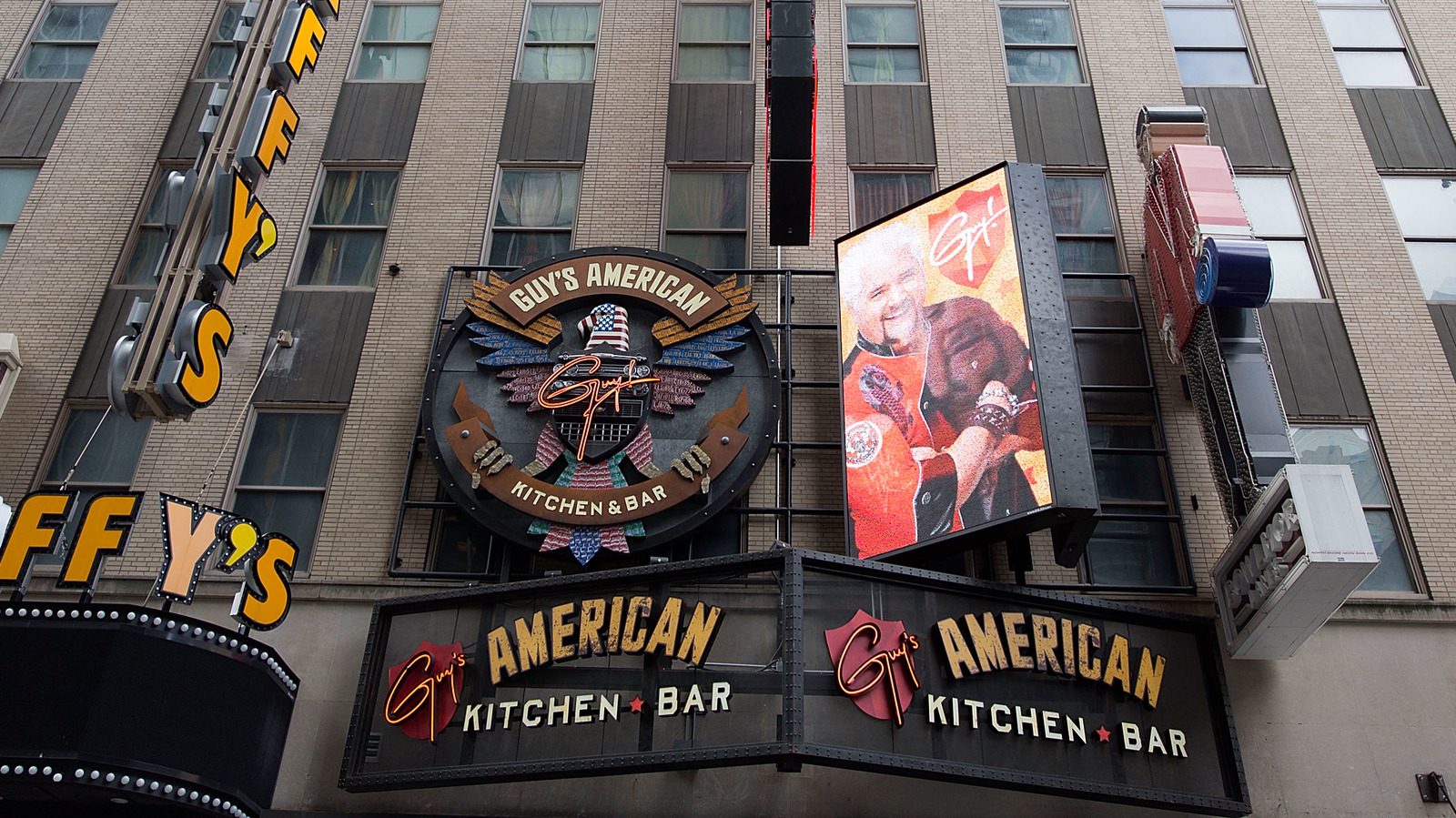 The Reason Guy Fieri's American Kitchen & Bar Times Square Closed Down - Guy Fieri's American Kitchen Bar Cancún