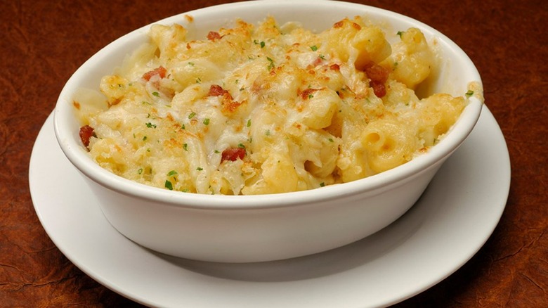 LongHorn Steakhouse mac and cheese