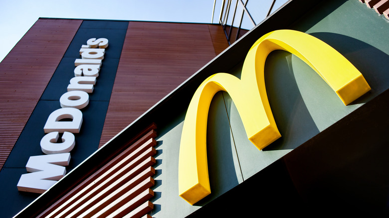 McDonald's golden arches sign 