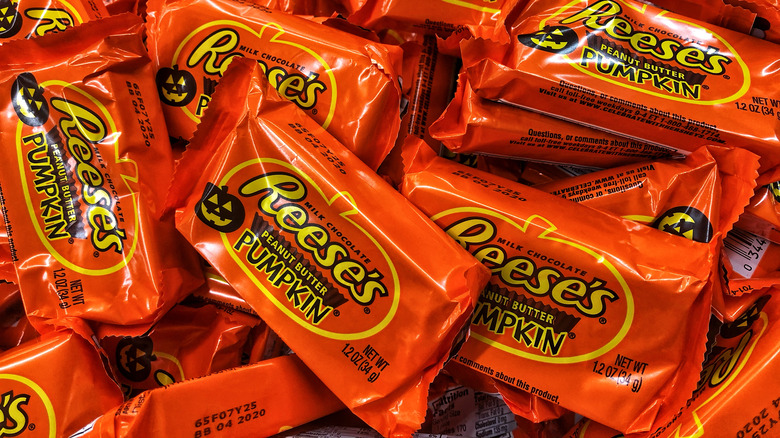 Reese's peanut butter cups pumpkin