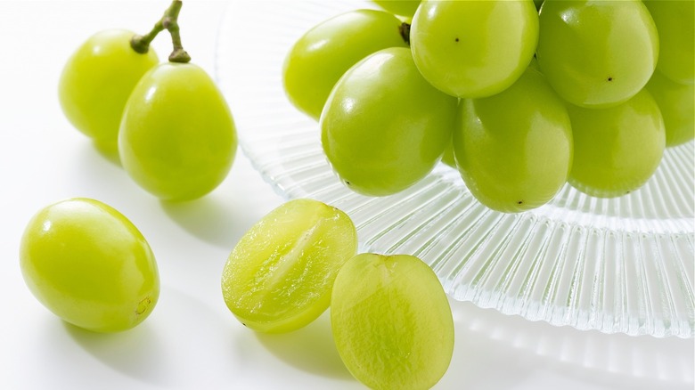 Green grapes on a plate