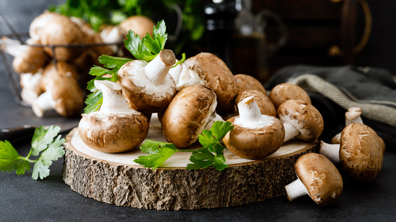 champignon mushrooms and garnish