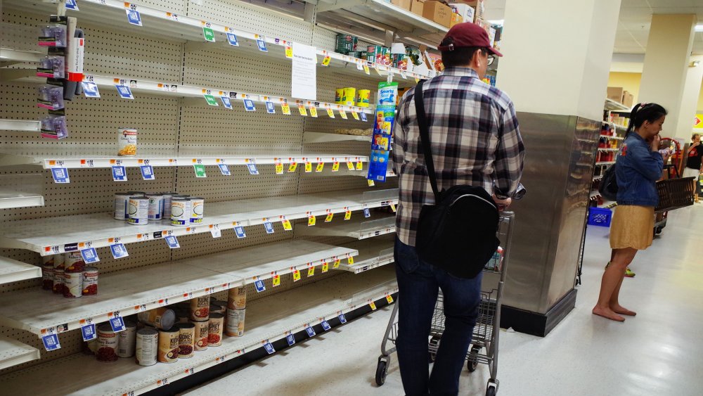 empty grocery shelf