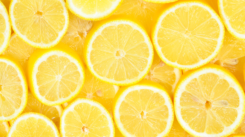 Sliced lemons