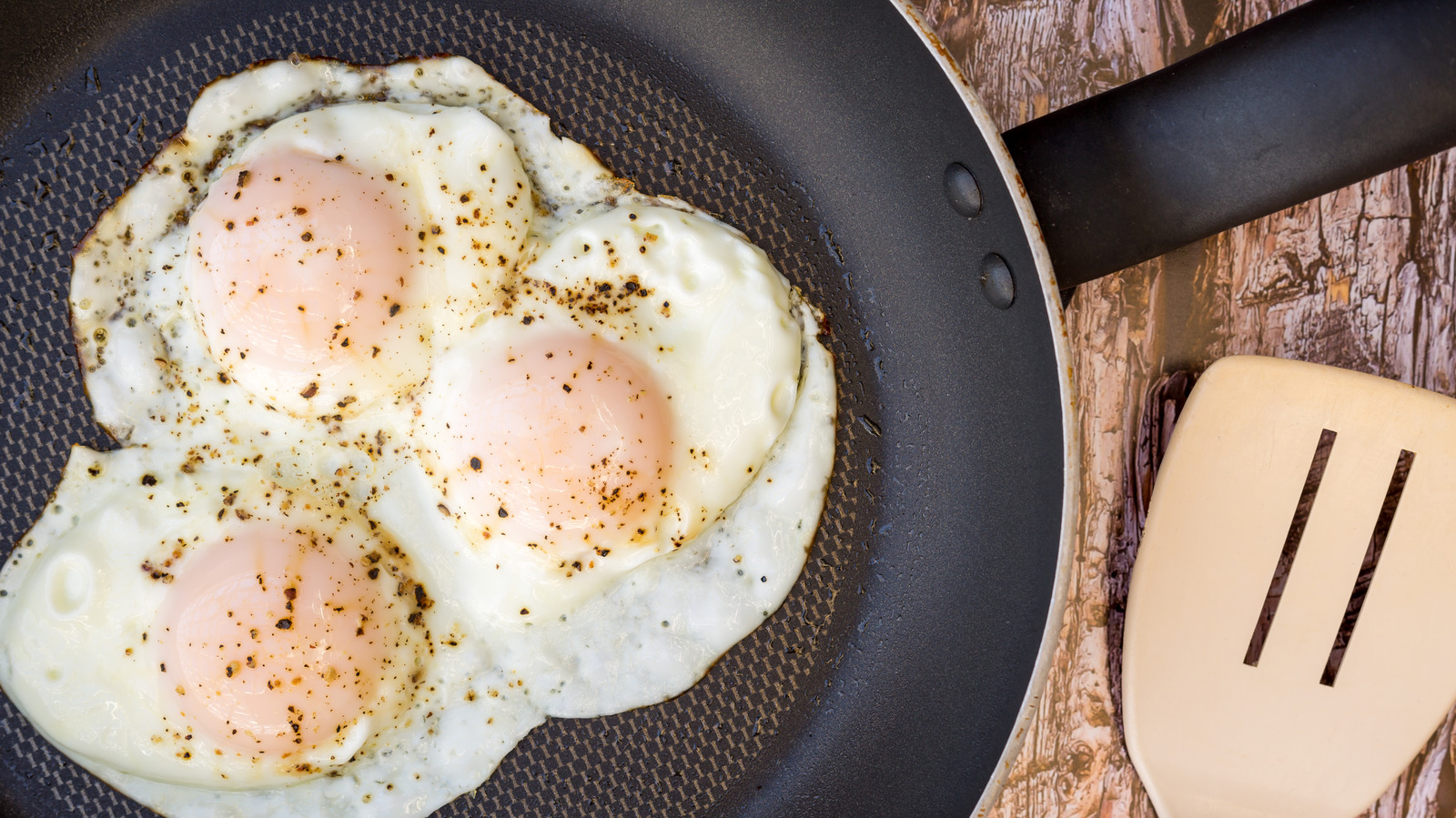 The Reason You Should Use Paprika To Season Fried Eggs
