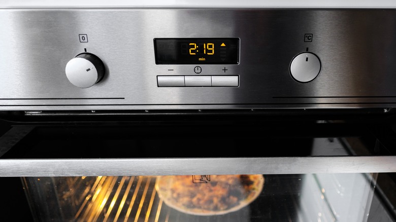 Oven at work 