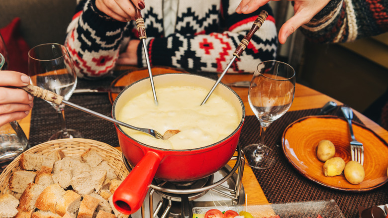 Sharing fondue