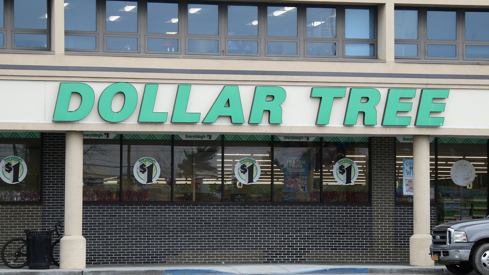 Dollar Tree store exterior