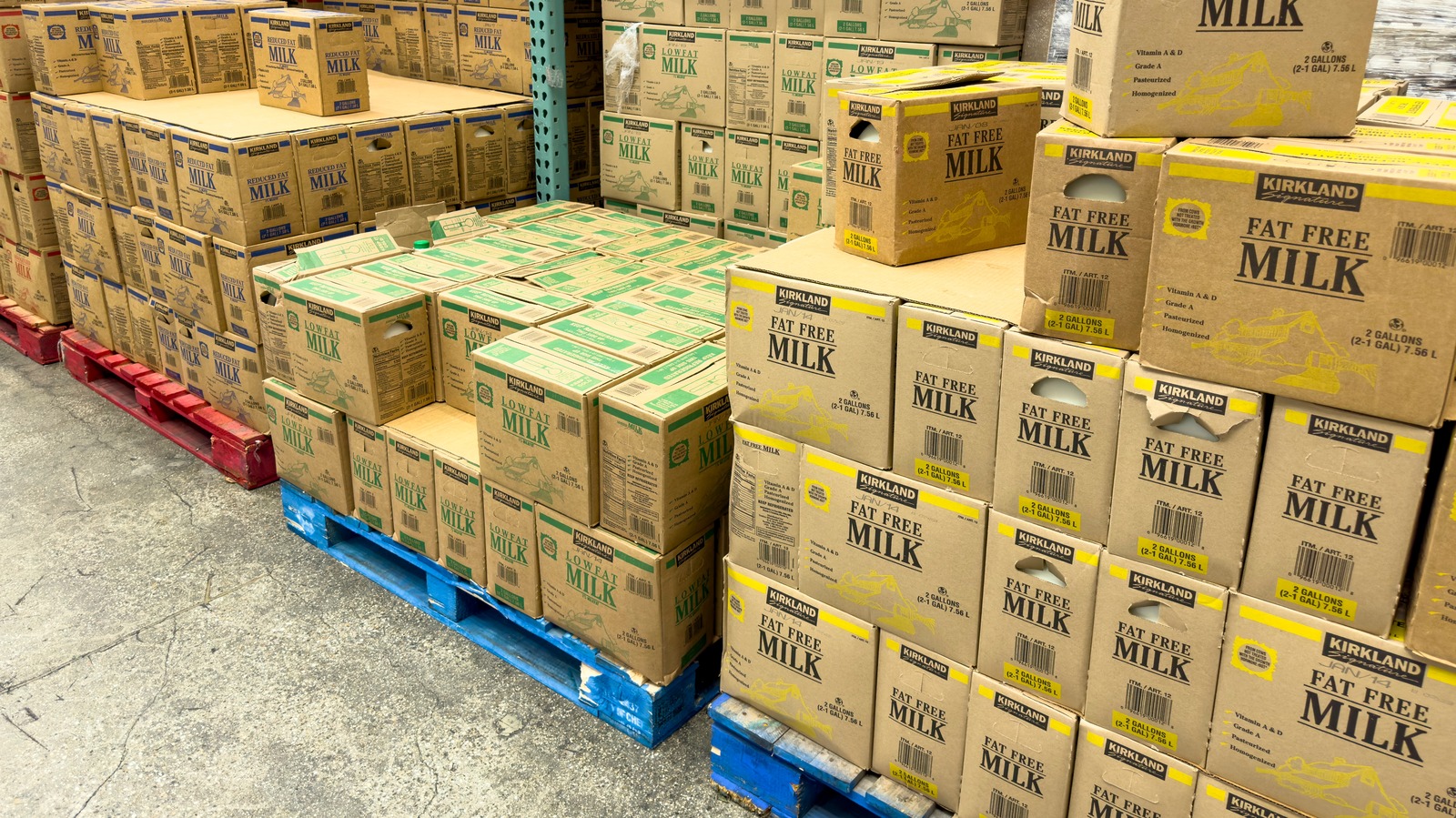 The Refreshingly Low Deal On Milk Found At A Costco