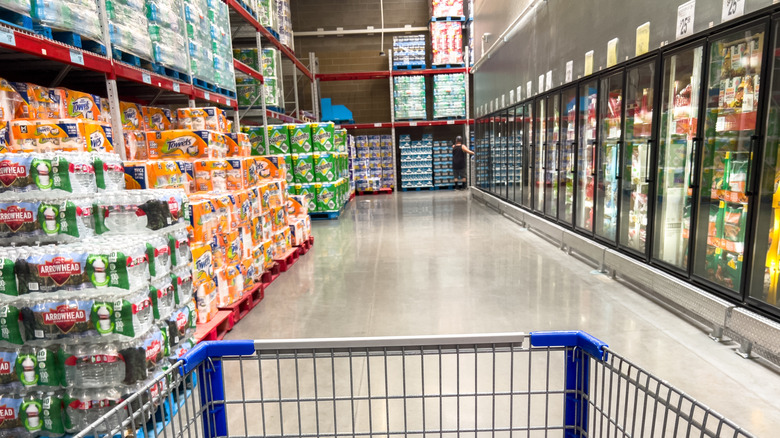 Aisles and shopping cart at Sam's Club
