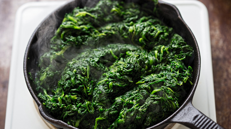 cooking frozen spinach in frying pan