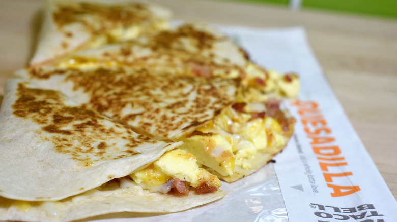 taco bell breakfast quesadilla