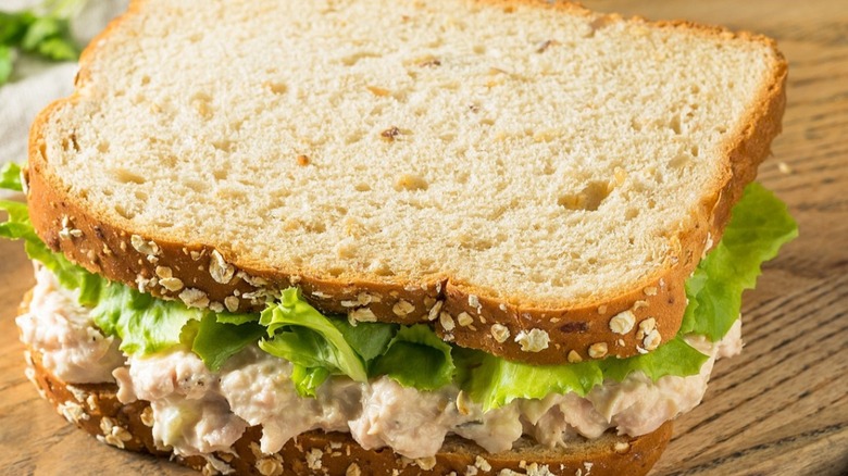 Tuna salad on lettuce and bread