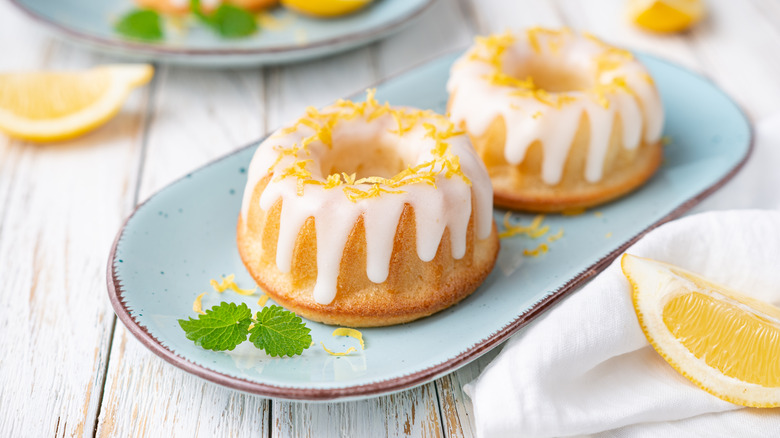 Mini lemon Bundt cakes