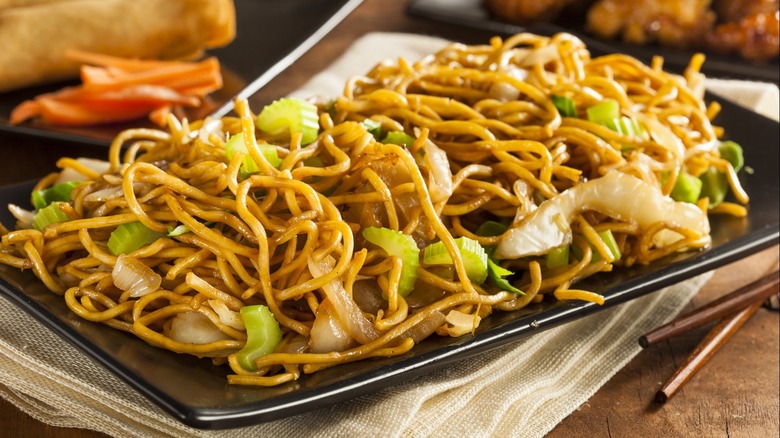 chow mein on square plate