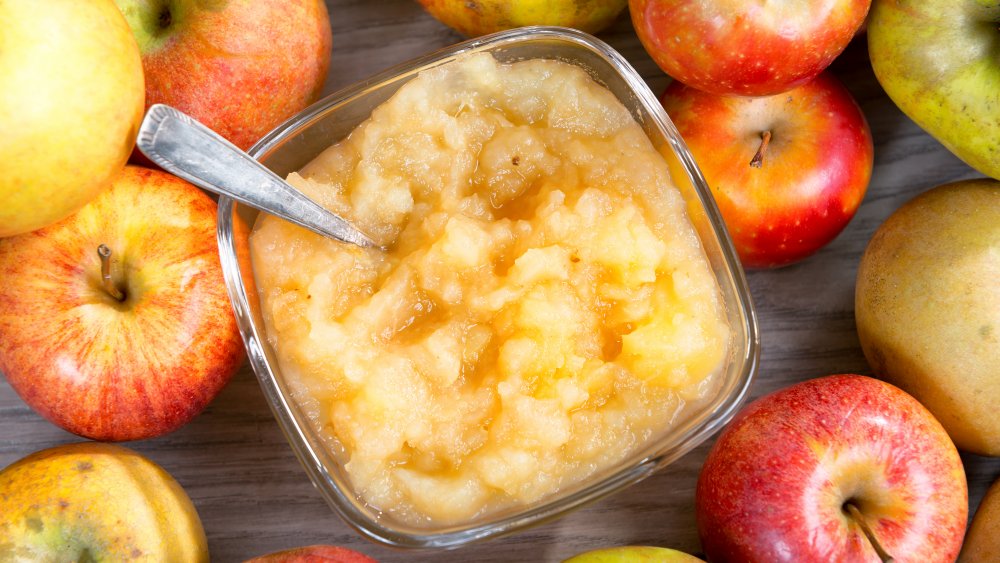 applesauce with apples around the bowl