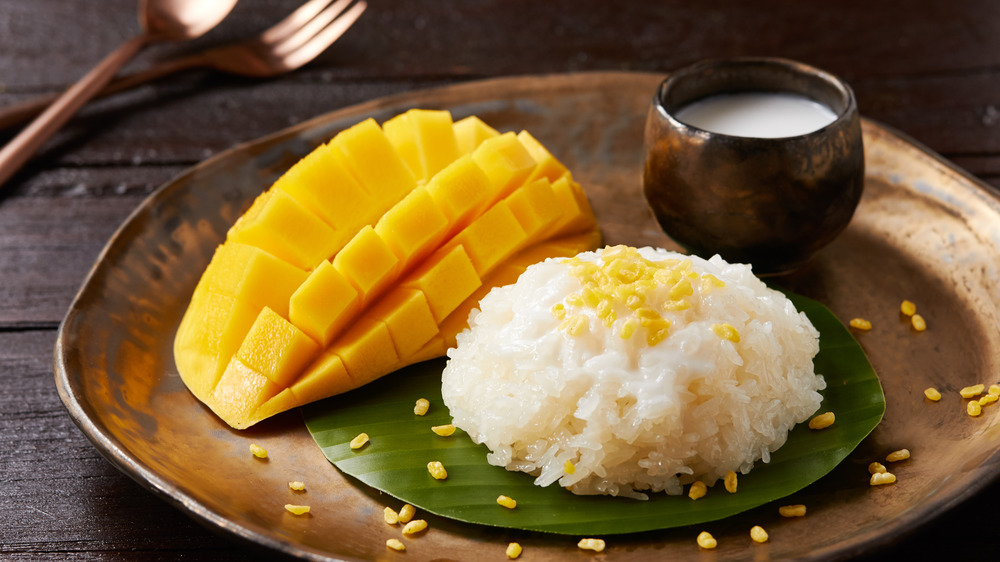 mango with sticky rice