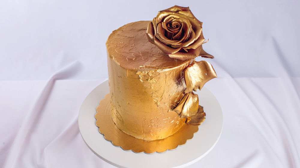 gold wedding cake