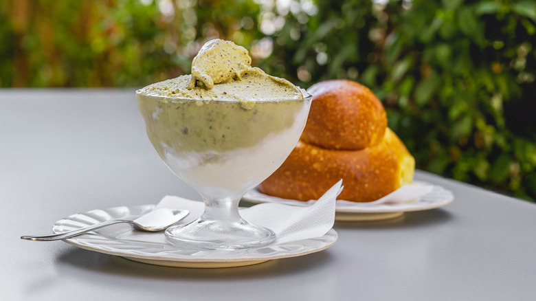 Pistachio granita and brioche