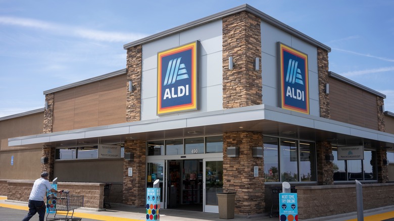 Aldi storefront