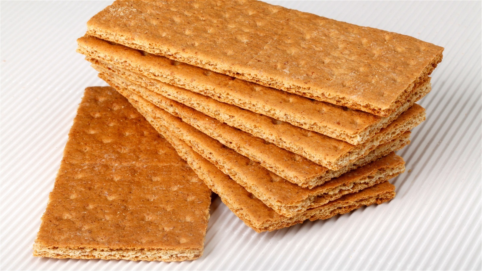 The Simple Reason Chefs Always Have A Box Of Graham Crackers On Hand