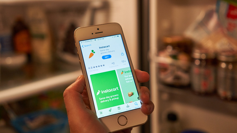 Shopper utilizing the Instacart mobile app