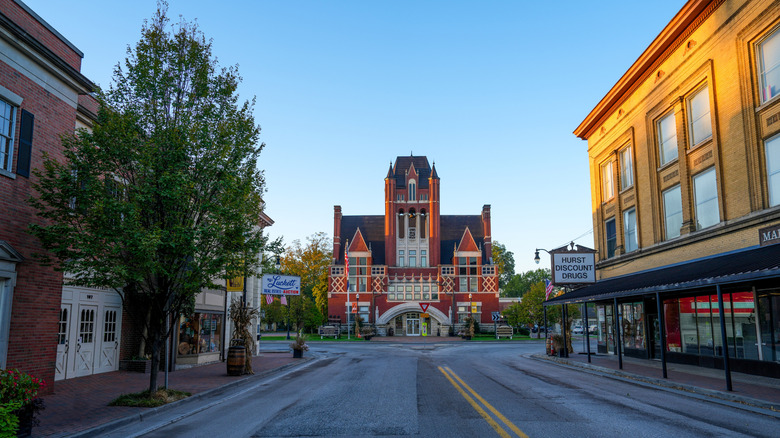 Downtown Bardstown, Kentucky, in morning light