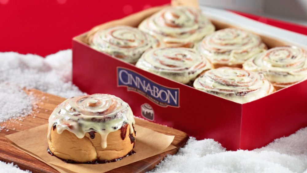 Cinnabon cinnamon buns