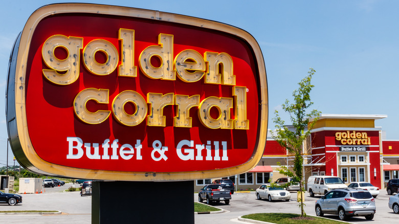 Golden Corral sign