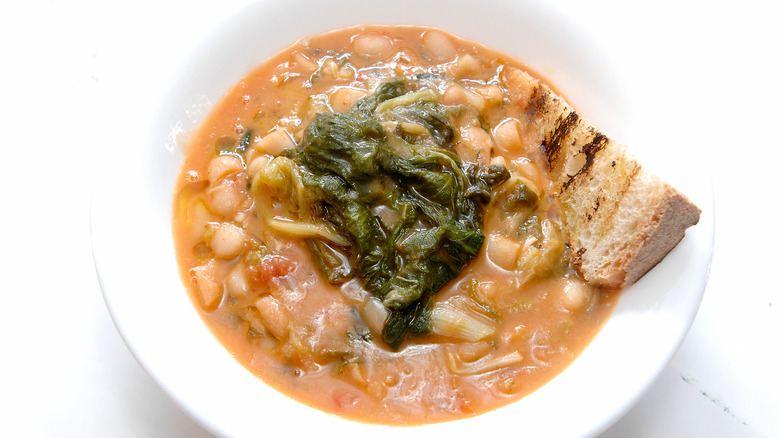escarole and white bean soup