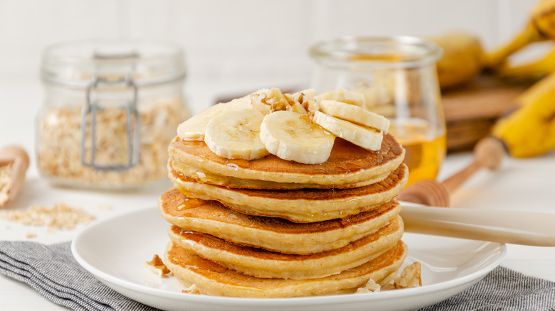 Oatmeal banana pancakes